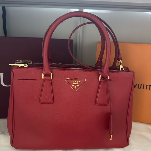 Prada Galleria - Picture 1 of 4
